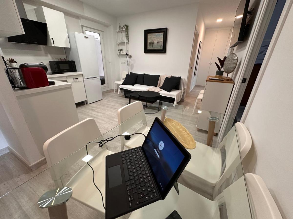 Nuestro Rincon Del Centro Historico Especial Grupos Terraza Parking Gratis 02 Apartment Malaga Exterior photo