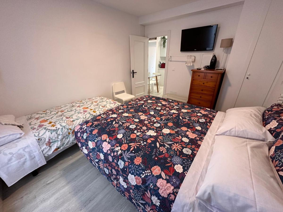 Nuestro Rincon Del Centro Historico Especial Grupos Terraza Parking Gratis 02 Apartment Malaga Exterior photo