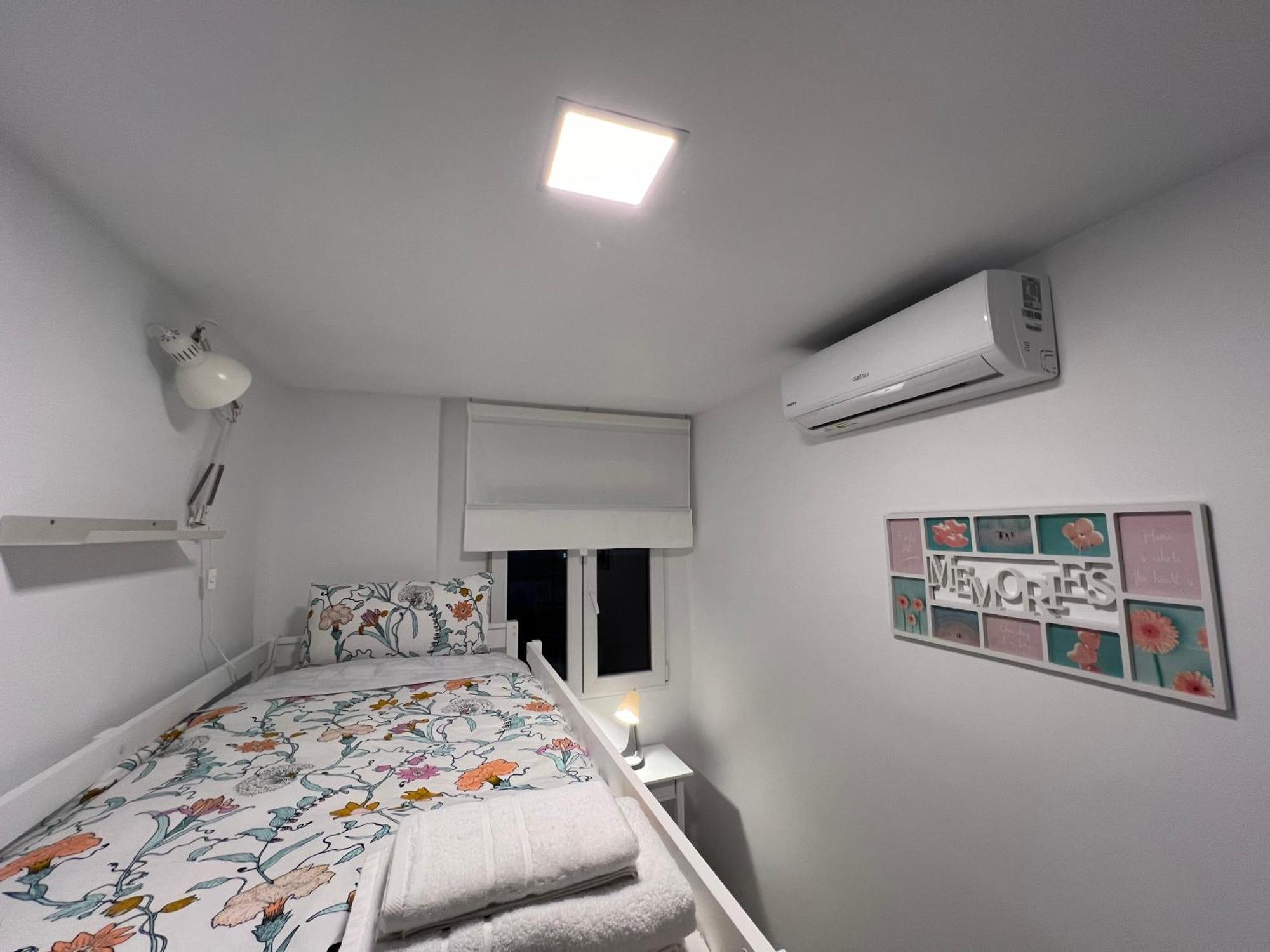 Nuestro Rincon Del Centro Historico Especial Grupos Terraza Parking Gratis 02 Apartment Malaga Exterior photo